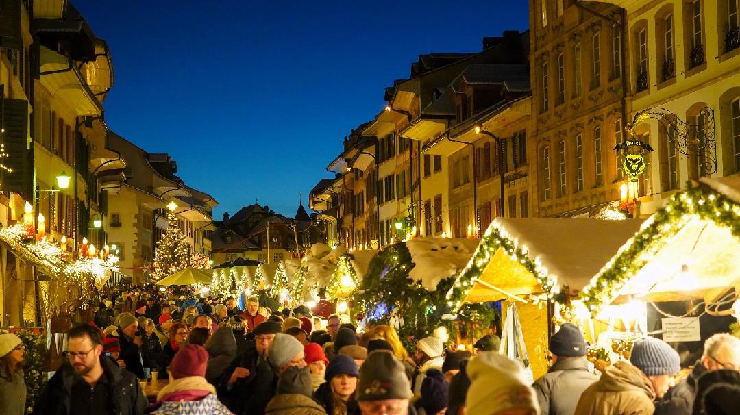 WEIHNACHTSMARKT MURTEN