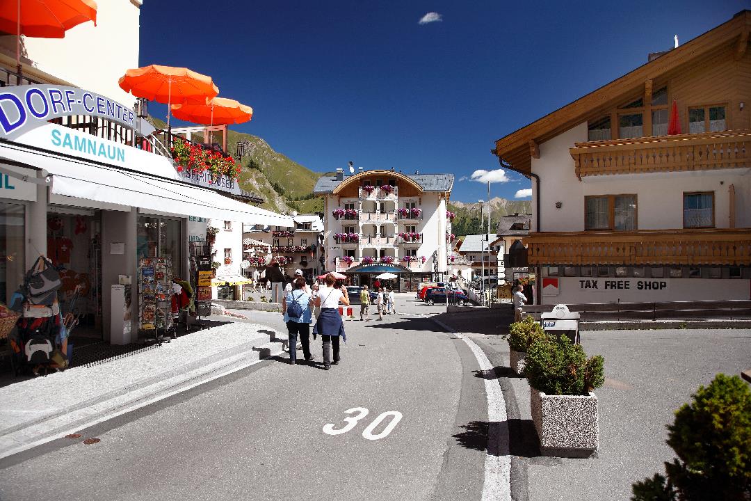 1. AUGUST IN SAMNAUN
